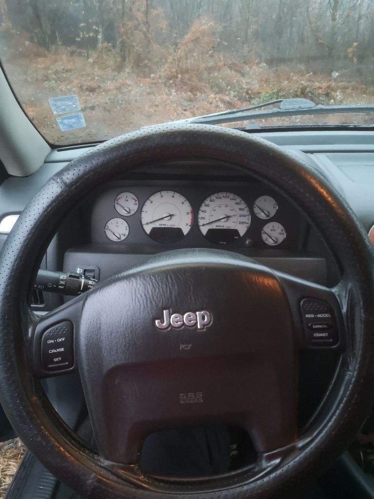 Jeep Grand cherokee 4.0 ръчка ах15, снимка 8 - Автомобили и джипове - 44256445