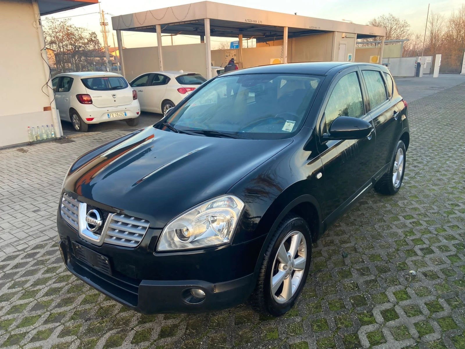 Nissan Qashqai 2.0D-4x4 АВТОМАТ - изображение 2