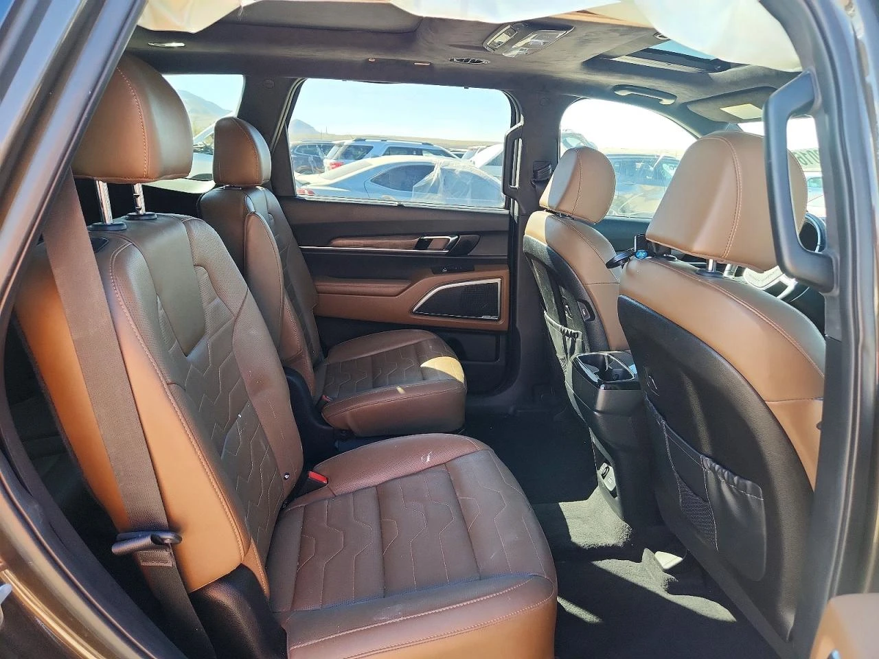 Kia Telluride 3.8l Sx, снимка 11 - Автомобили и джипове - 54429654