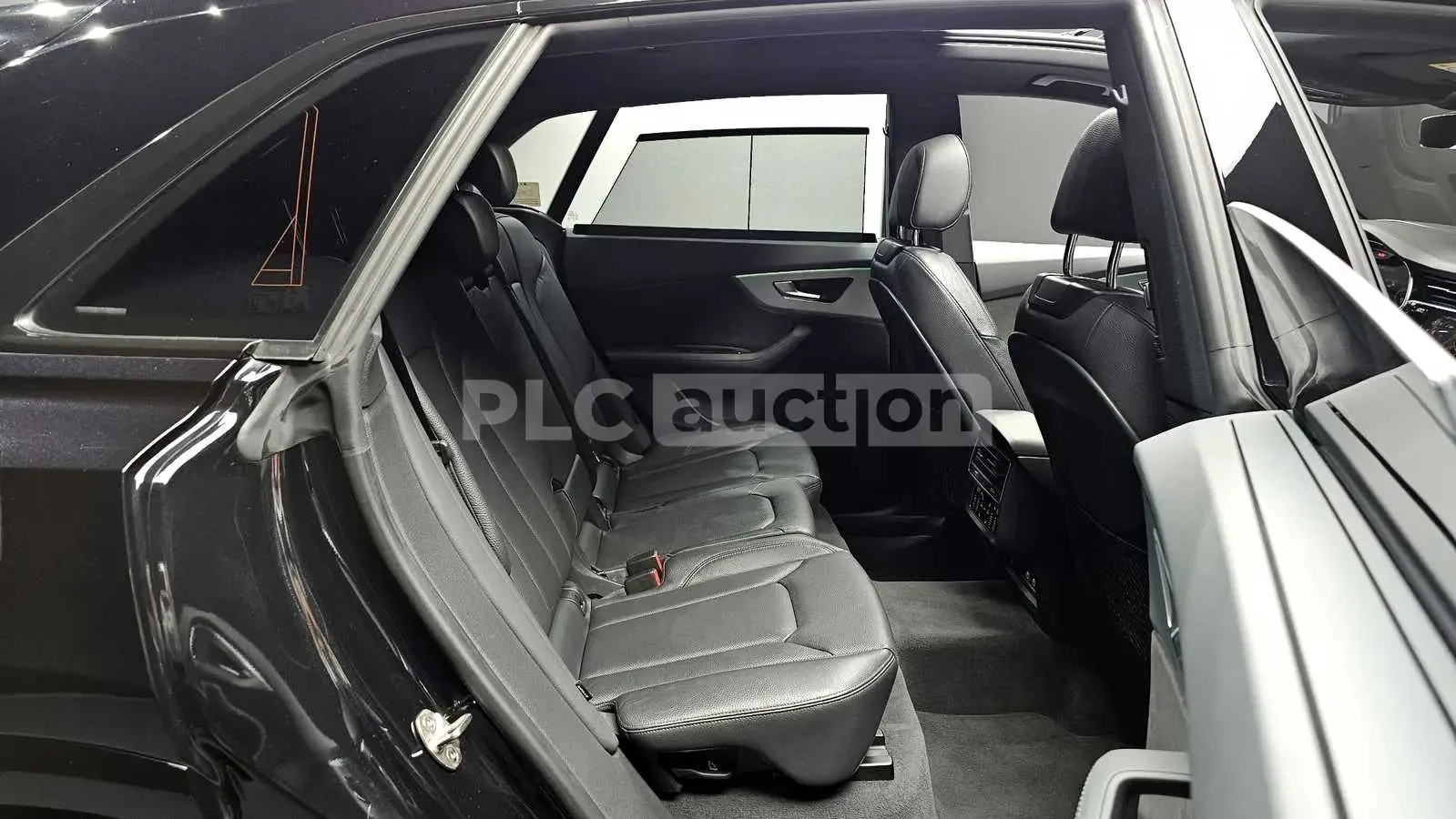 Audi Q8 45TDI QUATTRO| PANO| 360CAM| ОБДУХ| вкл.ТЕХНОТЕСТ, снимка 10 - Автомобили и джипове - 54593838