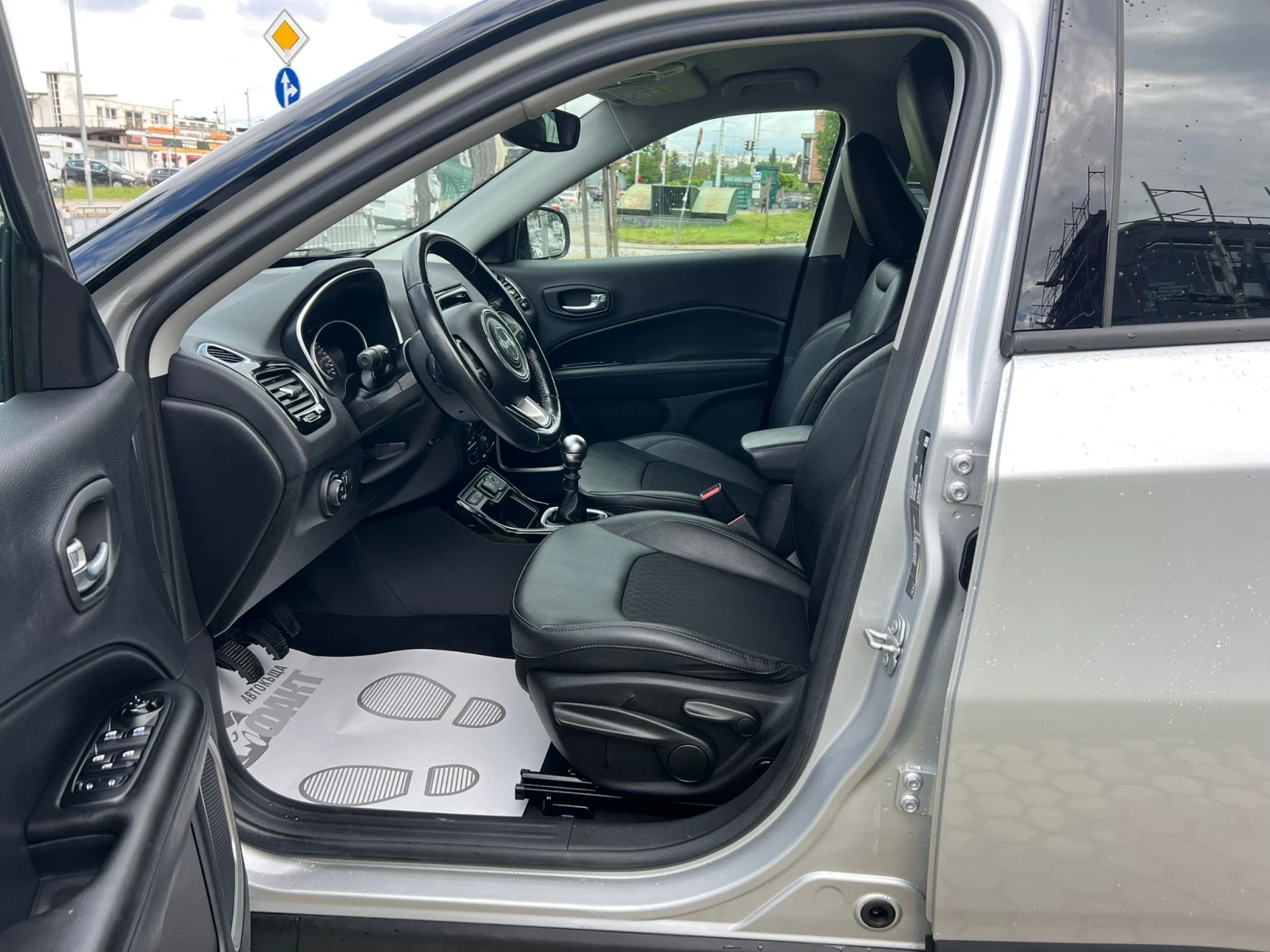 Jeep Compass 1.6D/4x4/NAVI, снимка 9 - Автомобили и джипове - 54660978