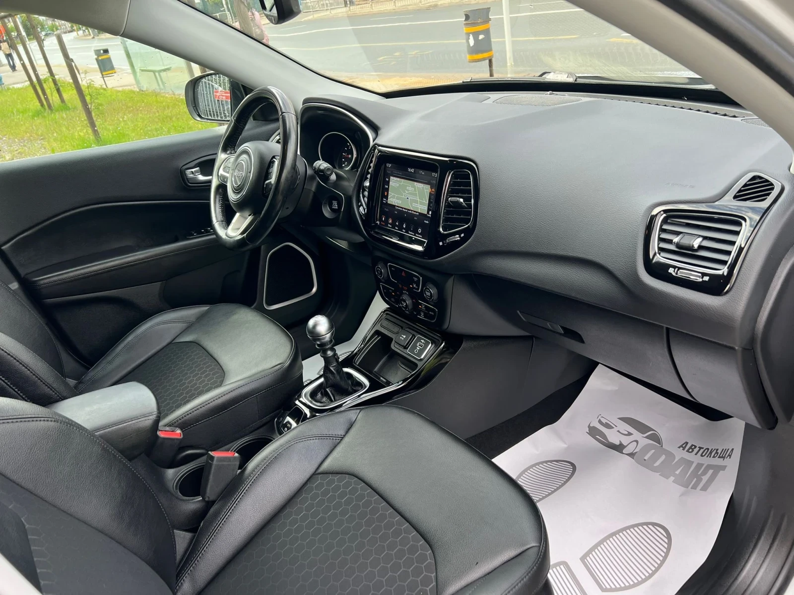 Jeep Compass 1.6D/4x4/NAVI, снимка 12 - Автомобили и джипове - 54660978
