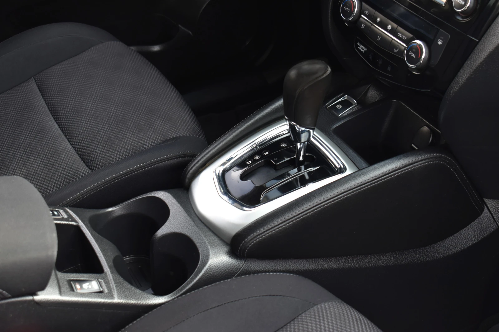 Nissan Qashqai 360CAM* DISSTRONIC* LINE-ASSISt, снимка 12 - Автомобили и джипове - 54846694