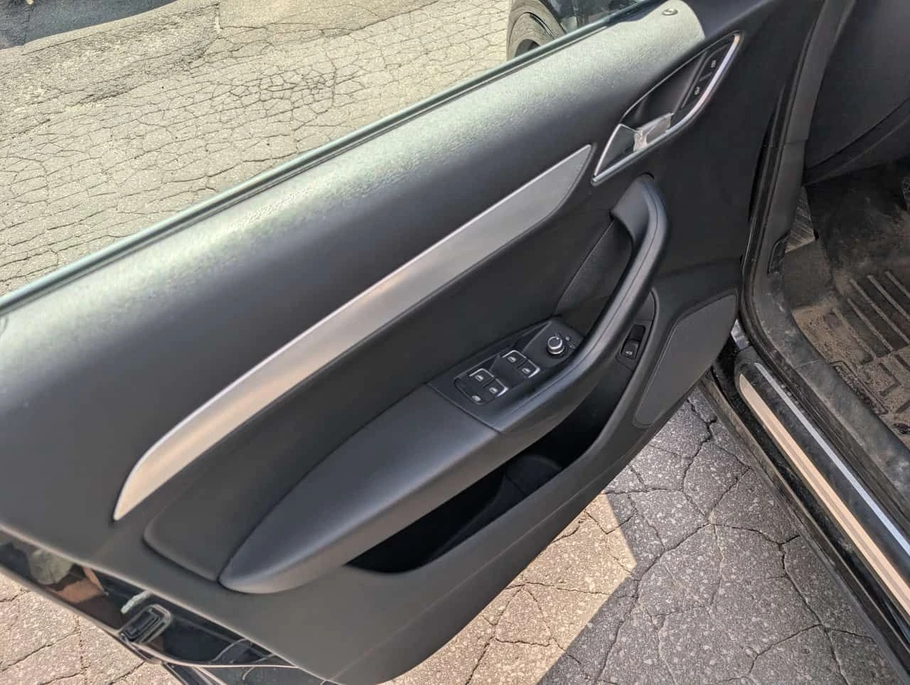 Audi Q3 QUATTRO * S LINE* LED* ПОДГРЕВ* ПАНОРАМА* , снимка 11 - Автомобили и джипове - 54939771