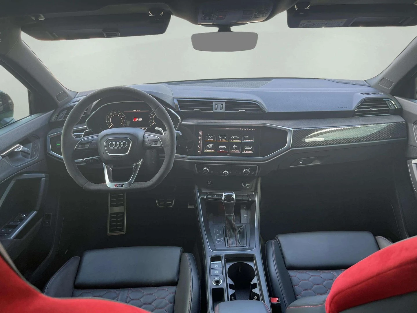 Audi Q3, снимка 9 - Автомобили и джипове - 55199130