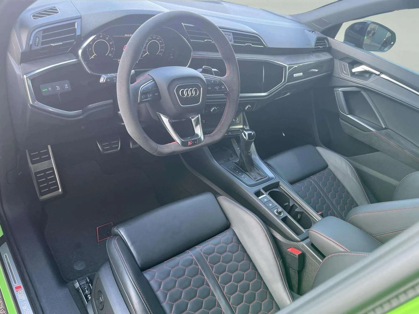 Audi Q3, снимка 8 - Автомобили и джипове - 55199130
