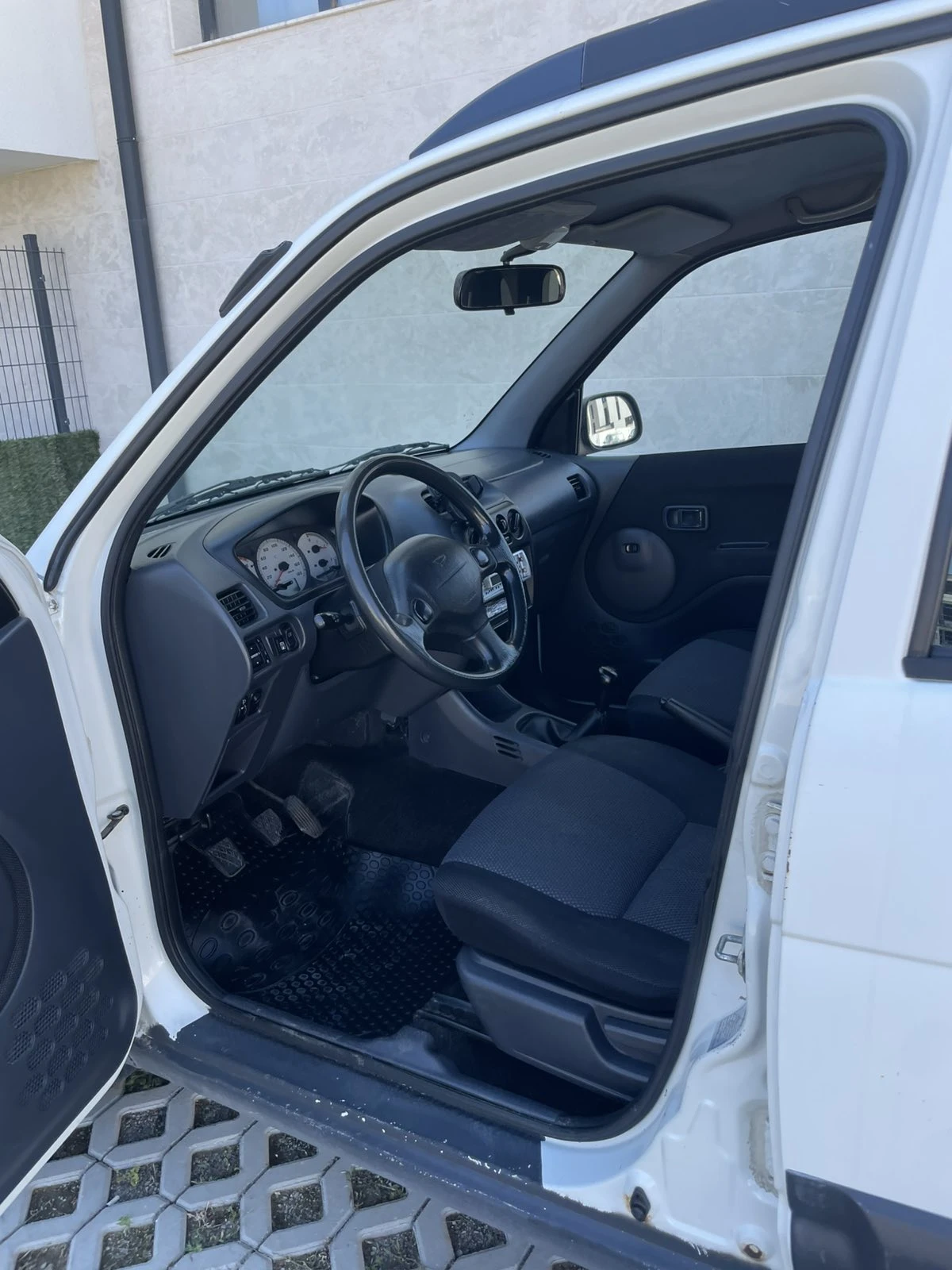 Daihatsu Terios 1.3i 4x4, Газ, снимка 5 - Автомобили и джипове - 55805914