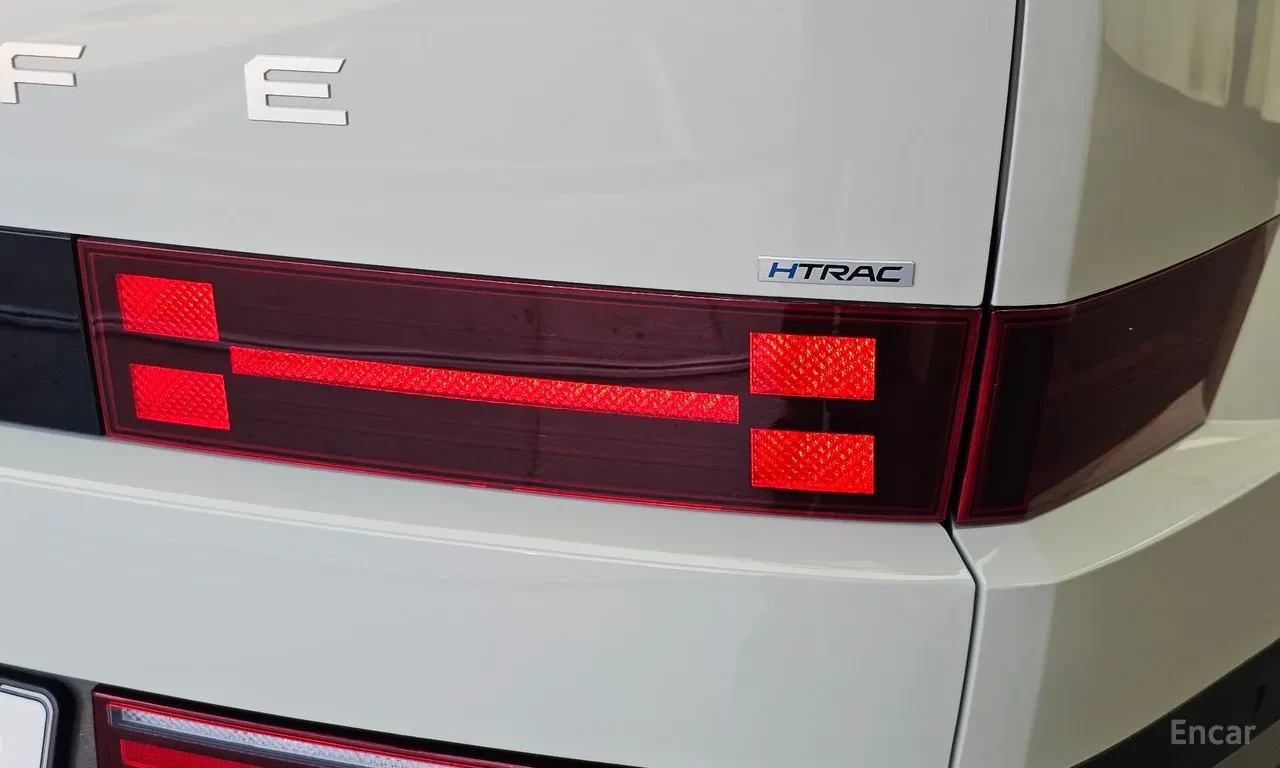 Hyundai Santa fe 2.5T AWD* FULL* 360 КАМЕРИ* ДИСТРОНИК* КРАЙНА ЦЕНА, снимка 6 - Автомобили и джипове - 56576846