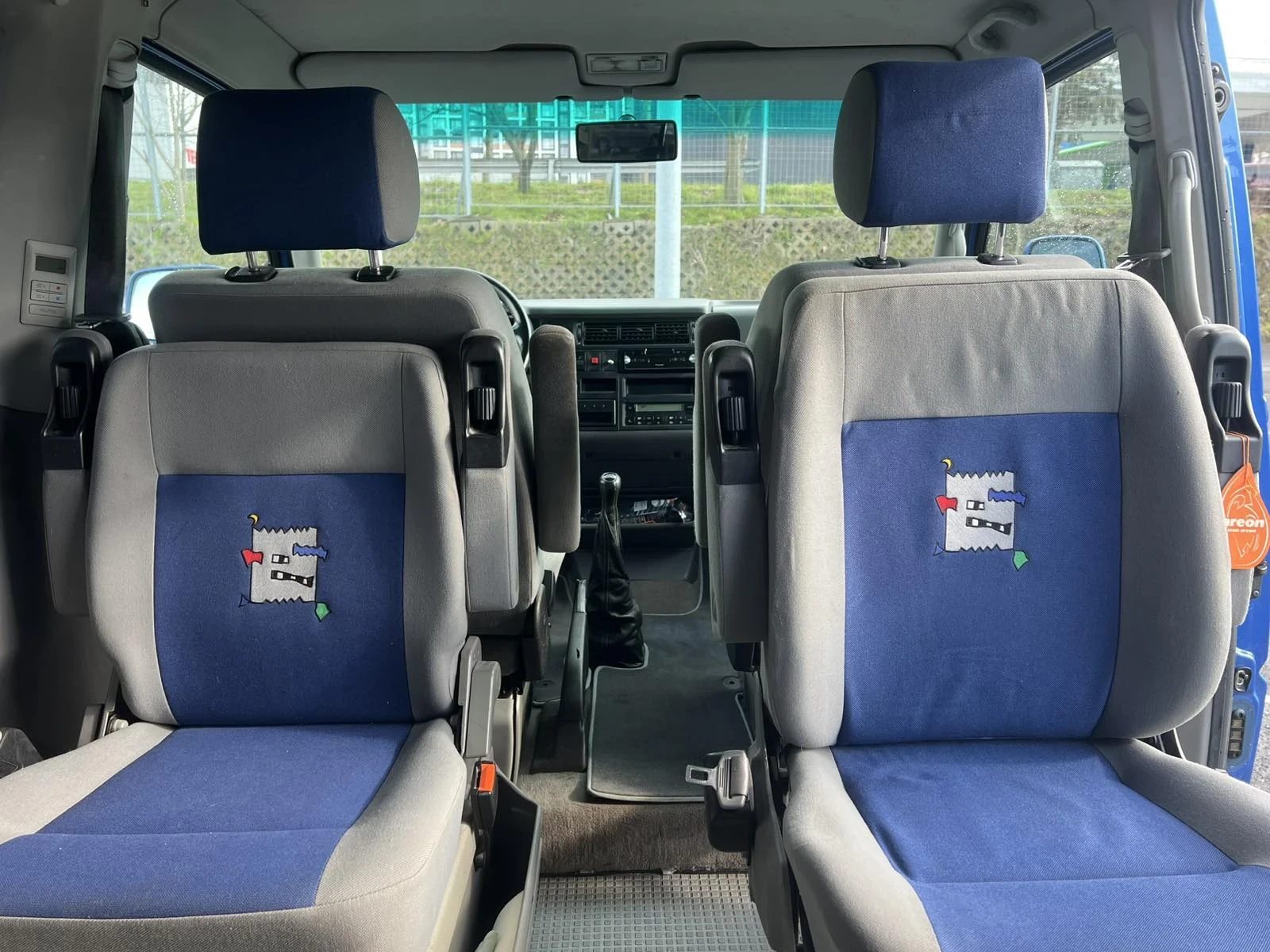 VW Multivan 2500, снимка 9 - Бусове и автобуси - 54102705