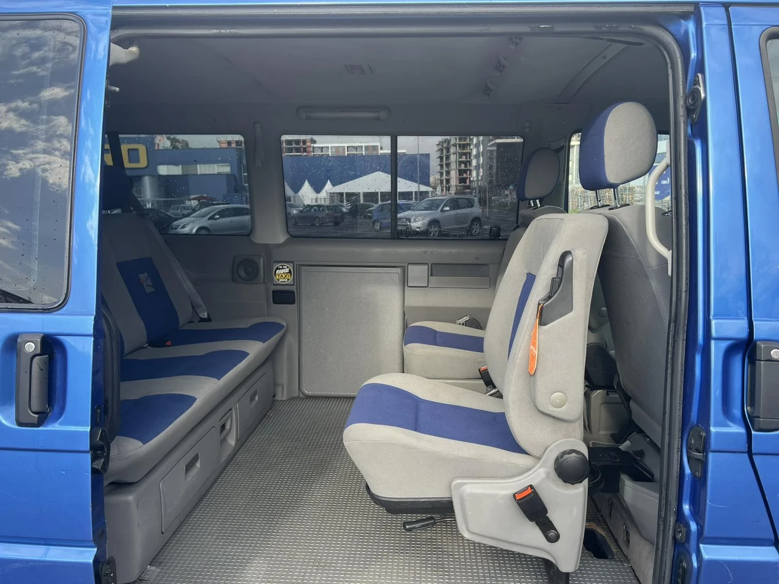 VW Multivan 2500, снимка 10 - Бусове и автобуси - 54102705