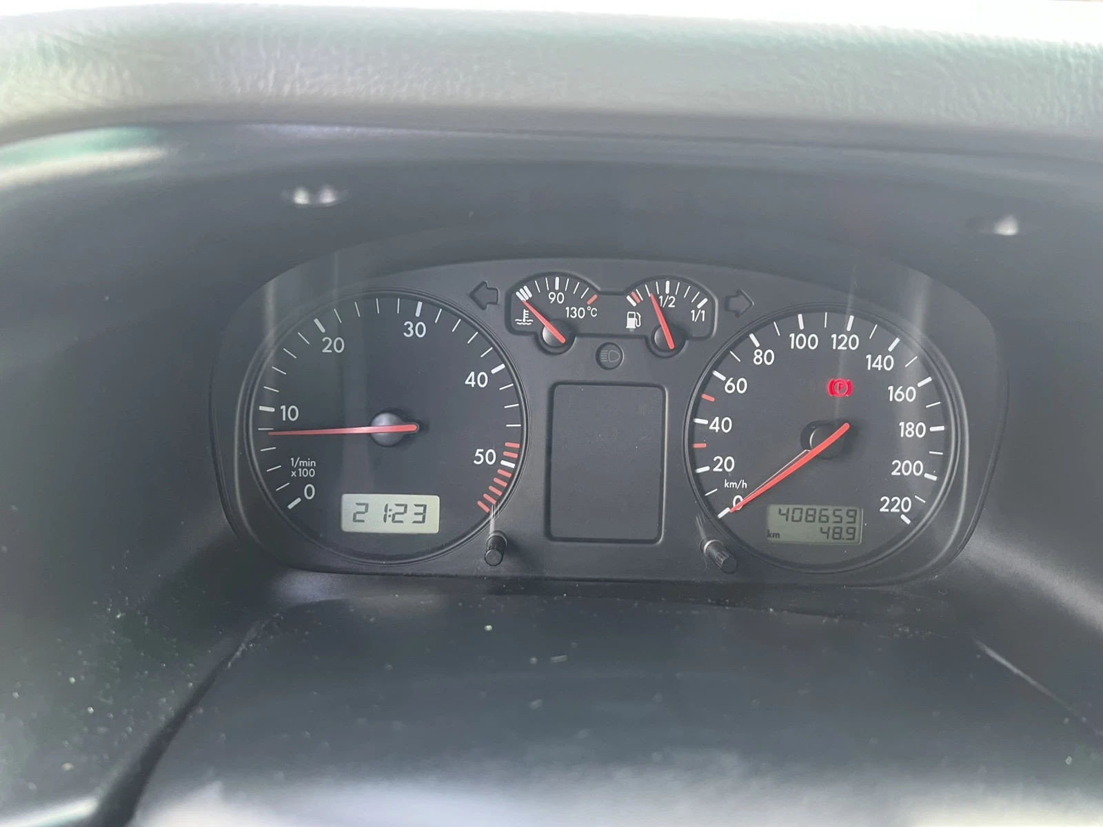 VW Multivan 2500, снимка 8 - Бусове и автобуси - 54102705