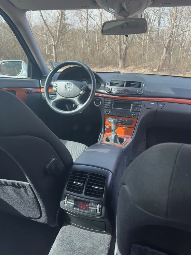 Mercedes-Benz E 280 Facelift , снимка 11 - Автомобили и джипове - 49448355