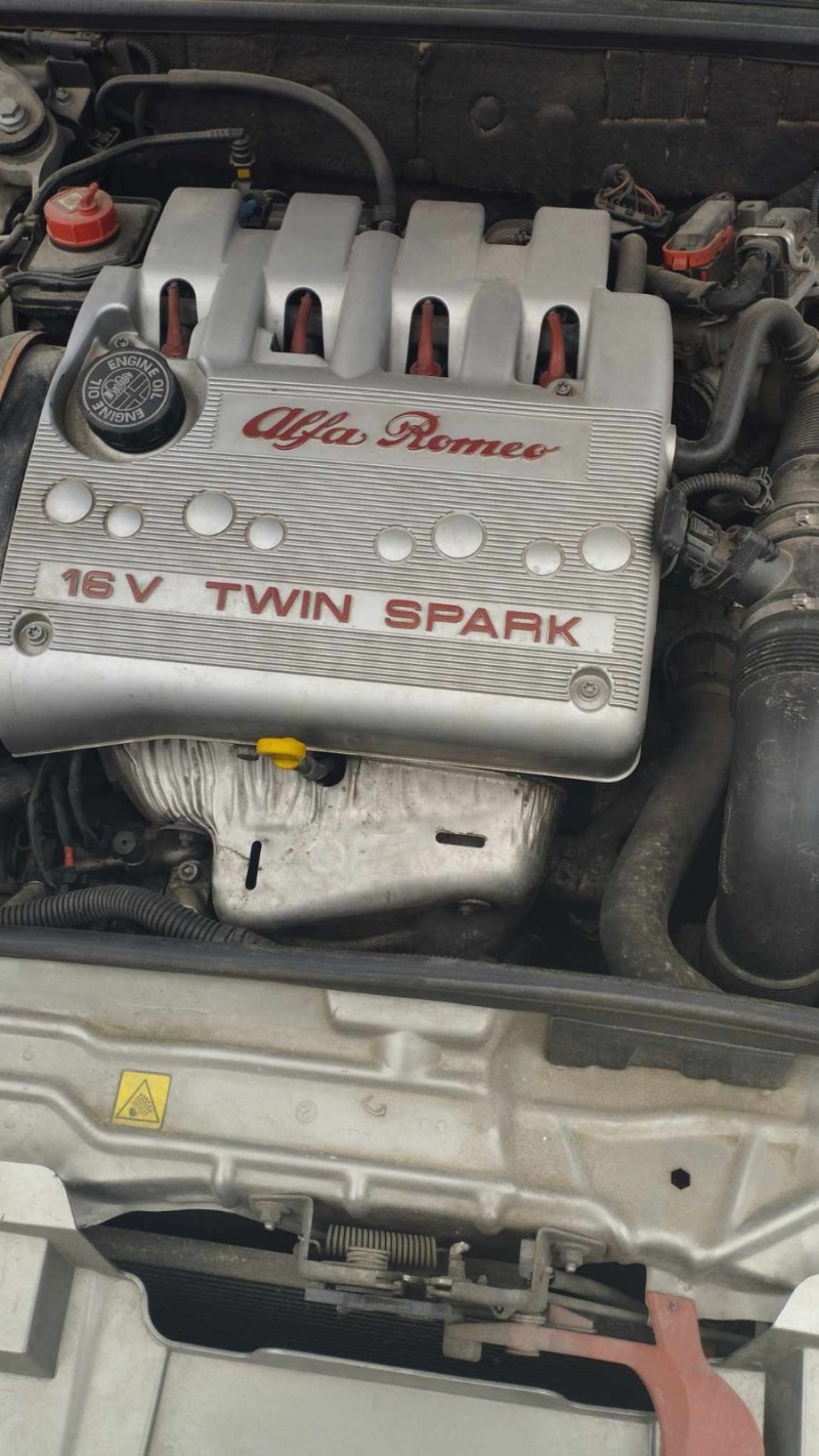Alfa Romeo 147 1.6 TWIN SPARK, снимка 4 - Автомобили и джипове - 45635187