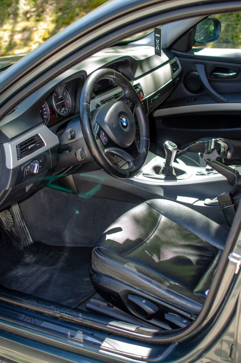 BMW 320 D Facelift M-Packet, снимка 9 - Автомобили и джипове - 45243029