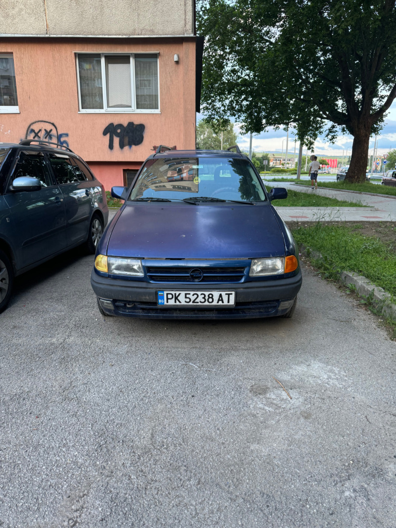 Opel Astra, снимка 1 - Автомобили и джипове - 46125724