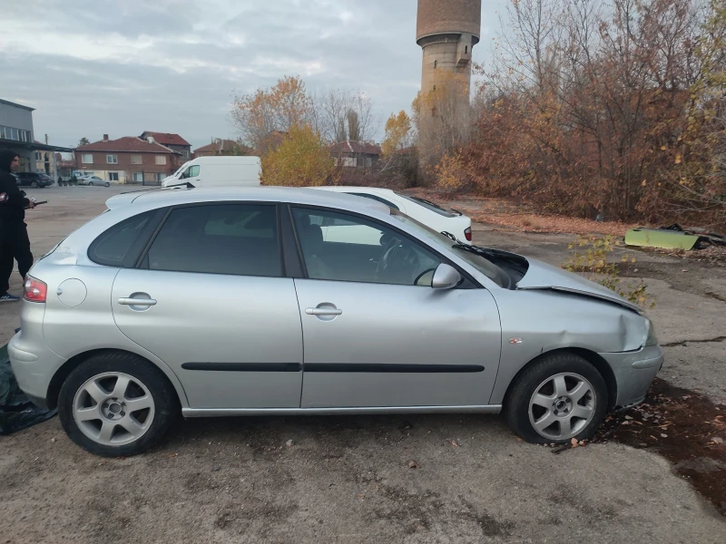 Seat Ibiza, снимка 2 - Автомобили и джипове - 47993342