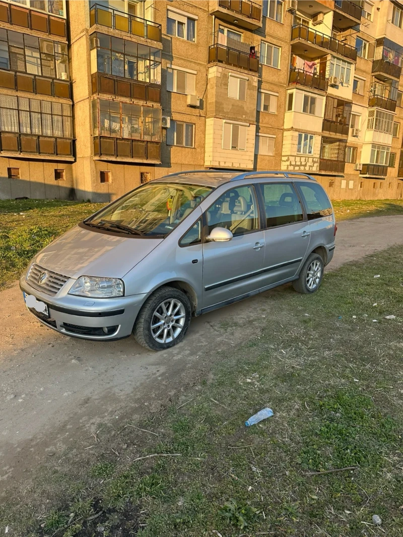 VW Sharan 1.9 TDI, снимка 2 - Автомобили и джипове - 49363460