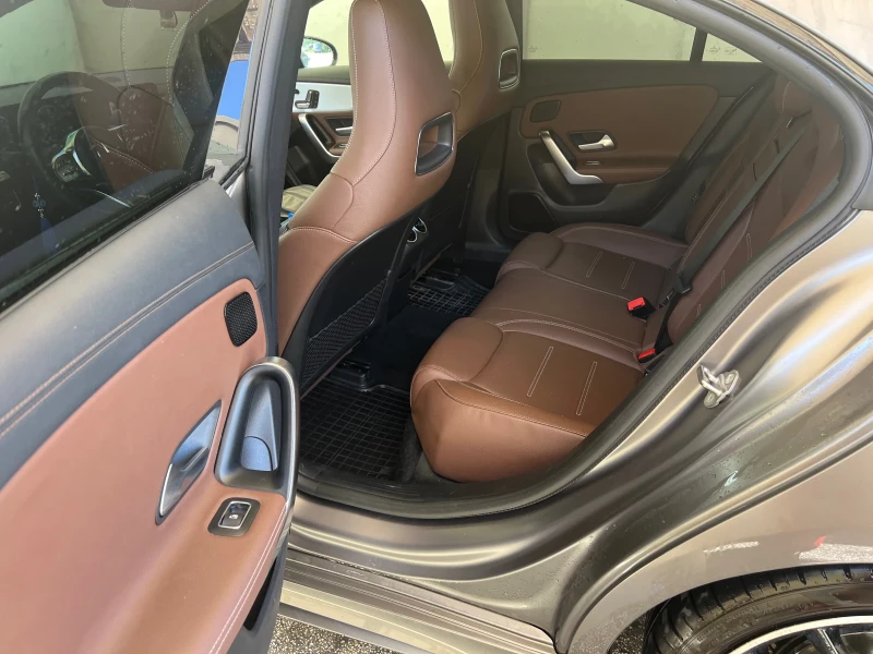 Mercedes-Benz CLA 200, снимка 9 - Автомобили и джипове - 52554085