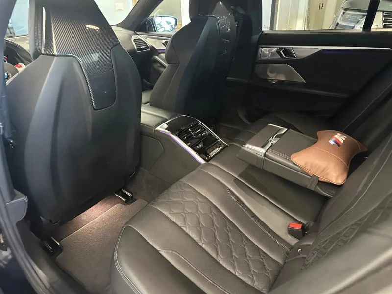 BMW M8 GranCoupe Competition 4.4 V8 xDrive, снимка 12 - Автомобили и джипове - 51831576