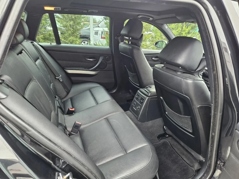 BMW 325 3.0i-218кс= АВТОМАТ= ГАЗ= 4Х4= DISTR= PANO= KEY= M, снимка 14 - Автомобили и джипове - 51990728