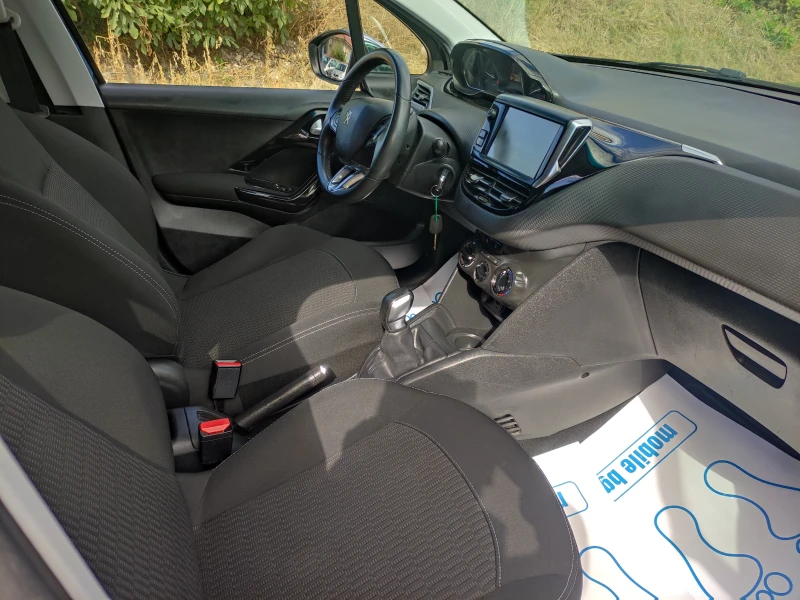 Peugeot 208 1.6hdi като нов  евро6, снимка 9 - Автомобили и джипове - 52620939