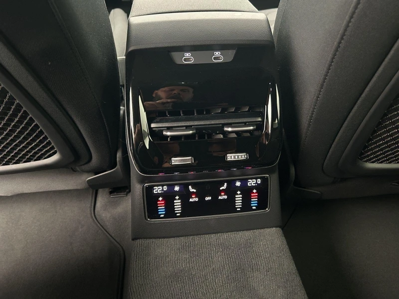 Audi A6 FACELIFT* 40TDI* LED* DISTR* CARPLAY, снимка 12 - Автомобили и джипове - 52451963