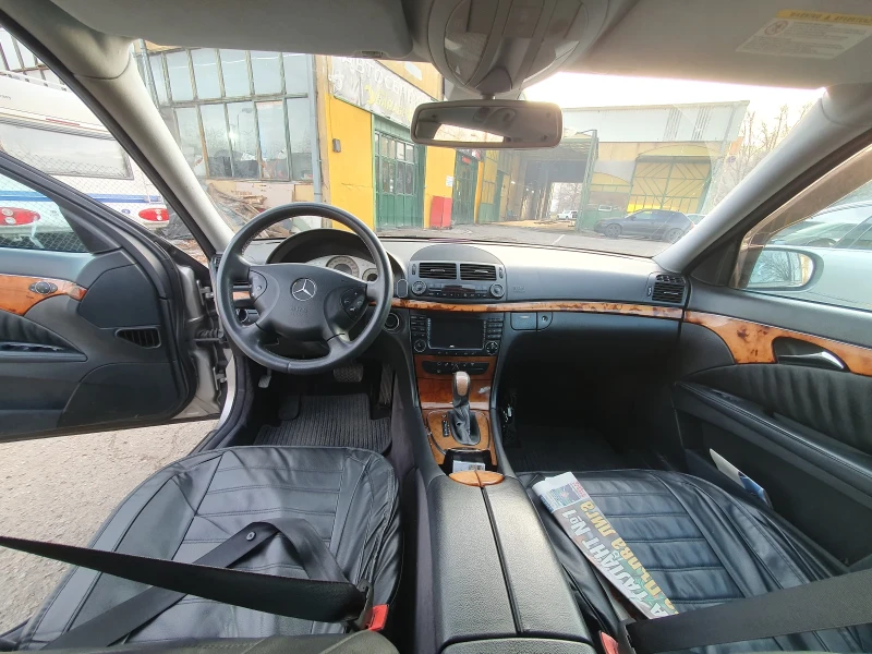 Mercedes-Benz E 320 Авангард , снимка 7 - Автомобили и джипове - 52727948