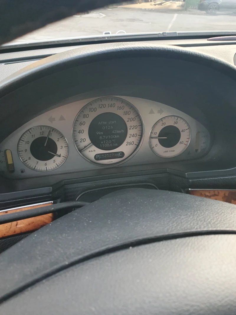 Mercedes-Benz E 320 Авангард , снимка 11 - Автомобили и джипове - 52727948