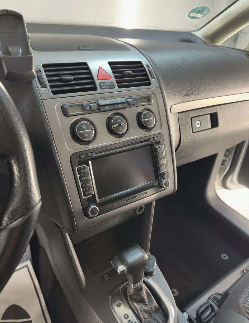 VW Touran 2.0TDI Highline, снимка 12 - Автомобили и джипове - 52852530