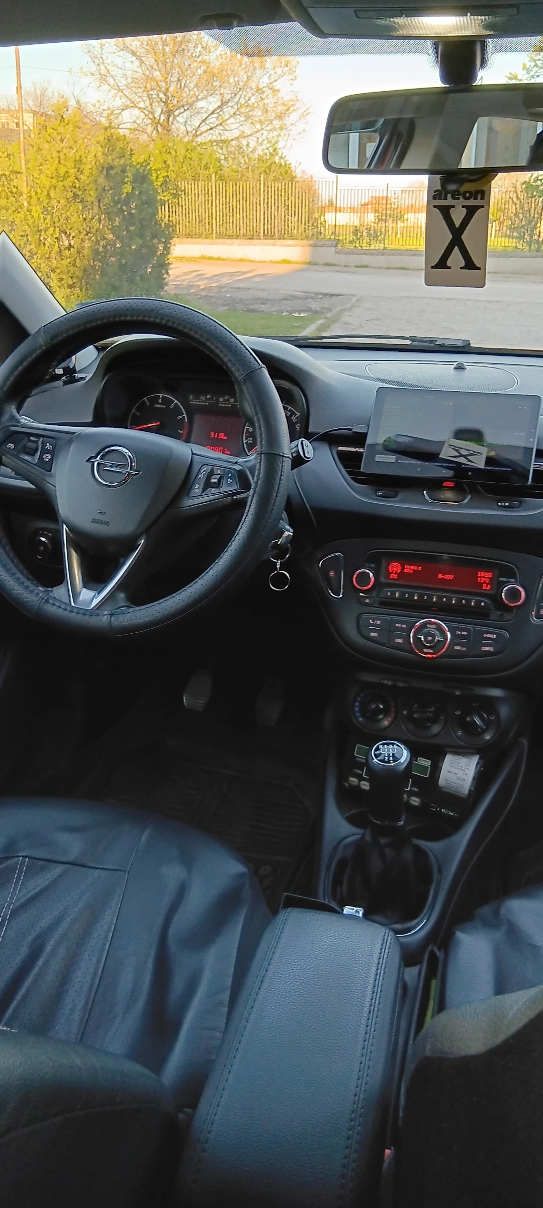 Opel Corsa 1.4i/газ  - изображение 6