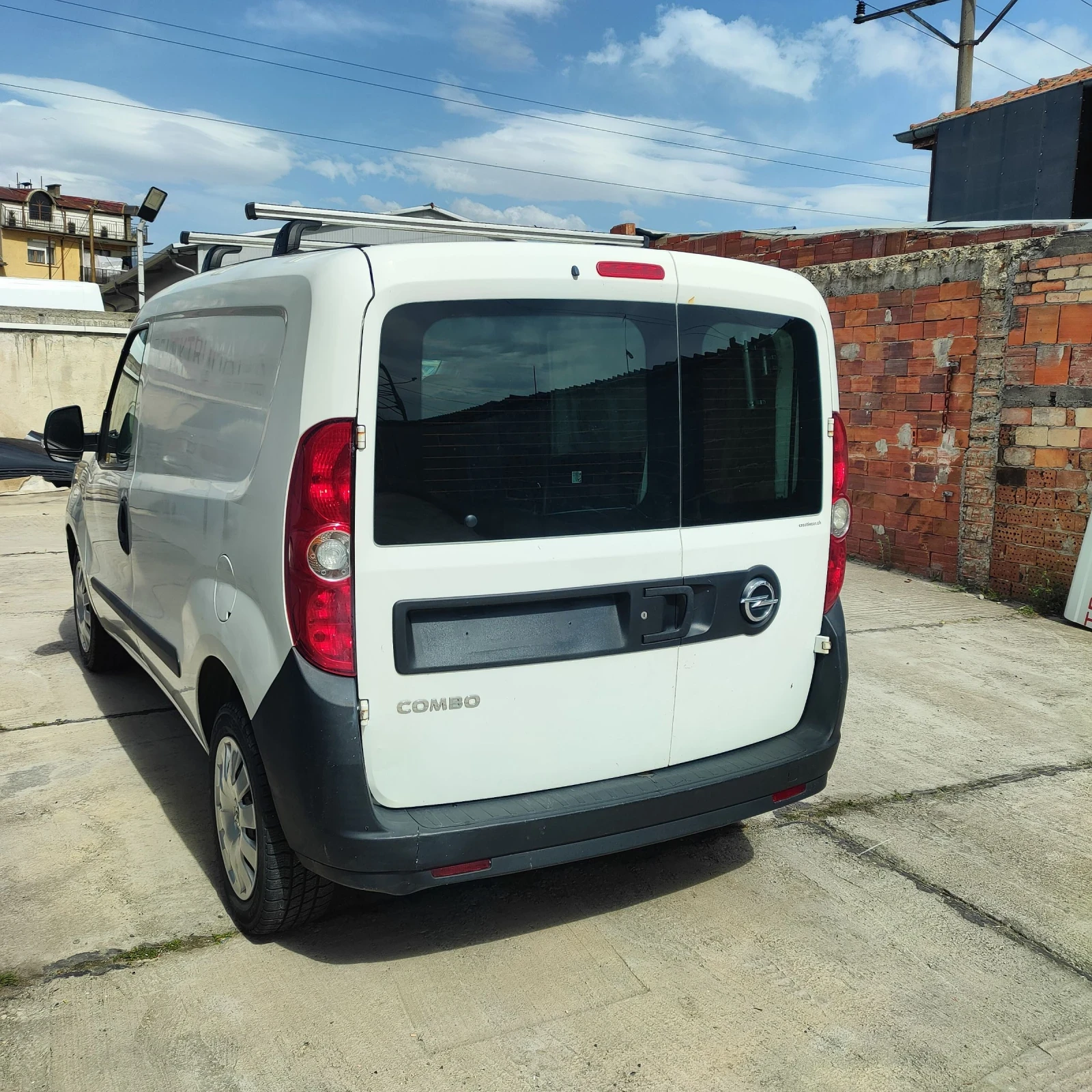 Opel Combo 1.4 T - изображение 4