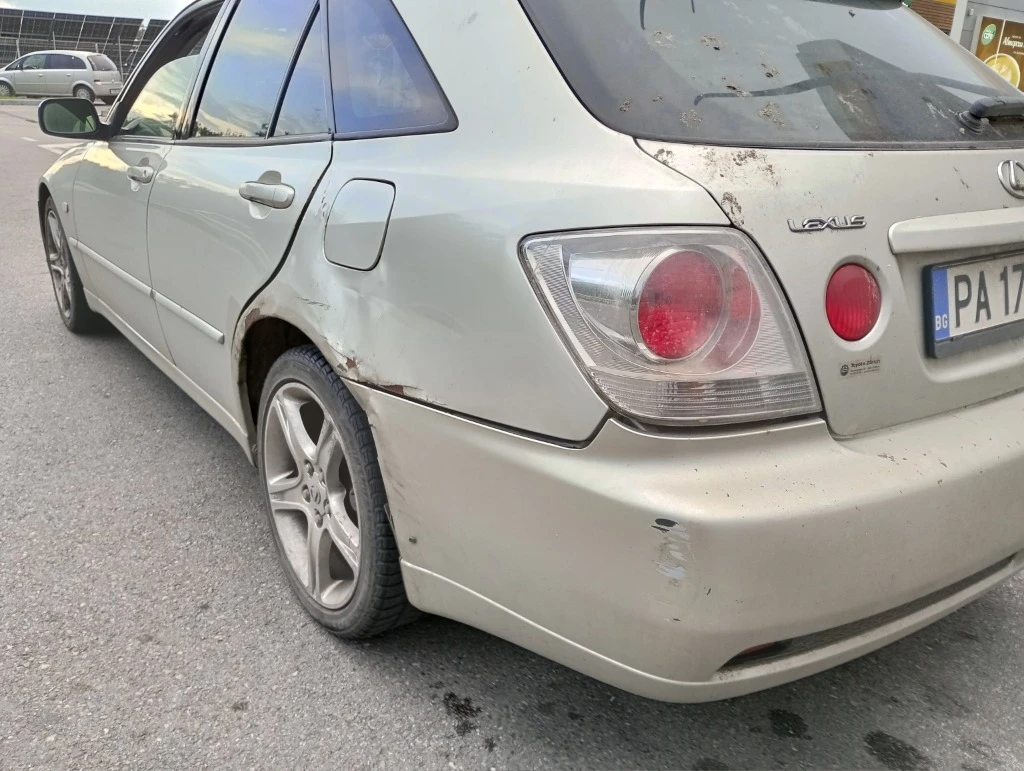 Lexus IS 300  - изображение 5