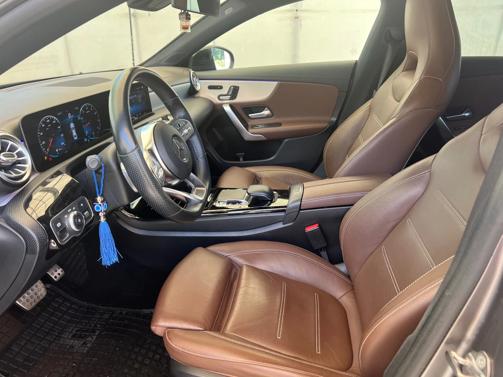 Mercedes-Benz CLA 200  - изображение 6