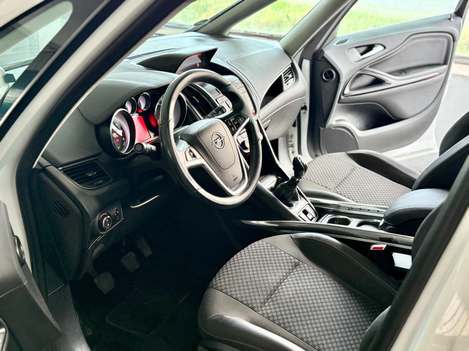 Opel Zafira Tourer  - изображение 9