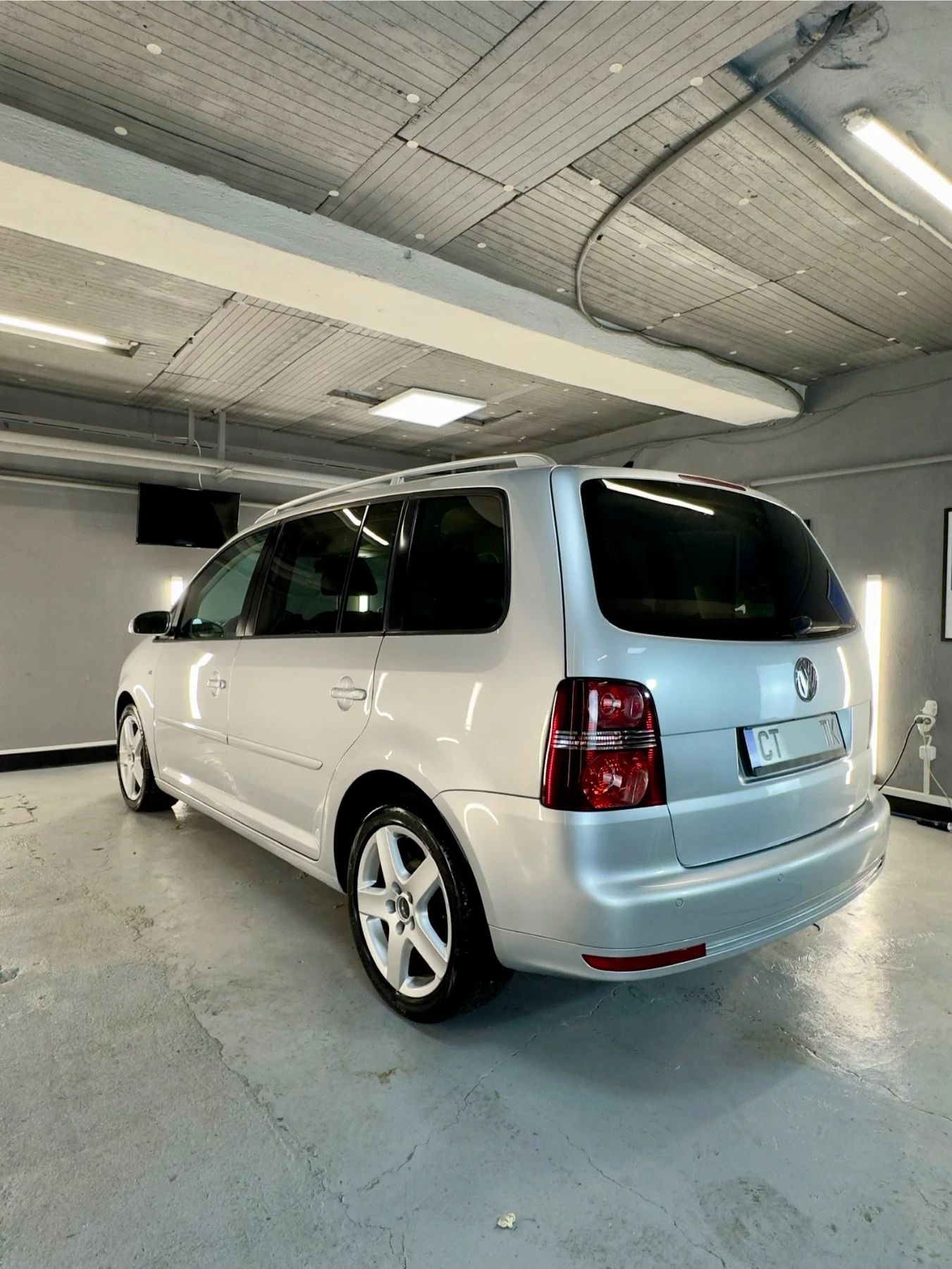 VW Touran 2.0TDI Highline - изображение 5