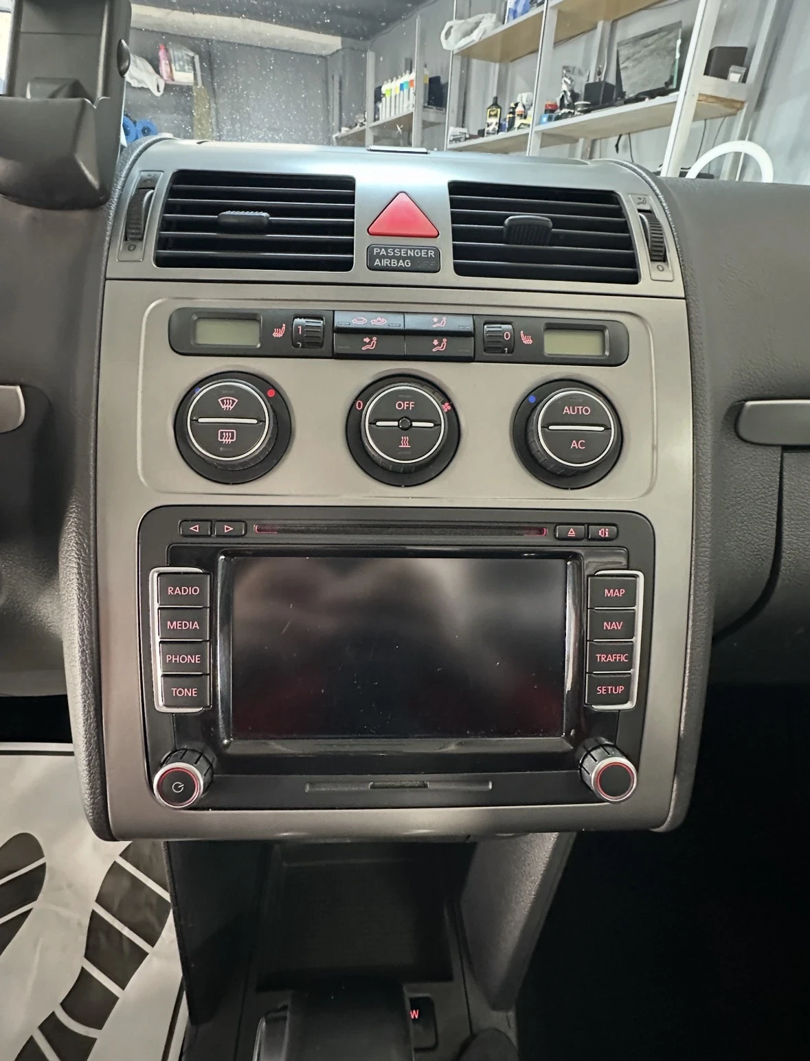 VW Touran 2.0TDI Highline, снимка 17 - Автомобили и джипове - 52852530