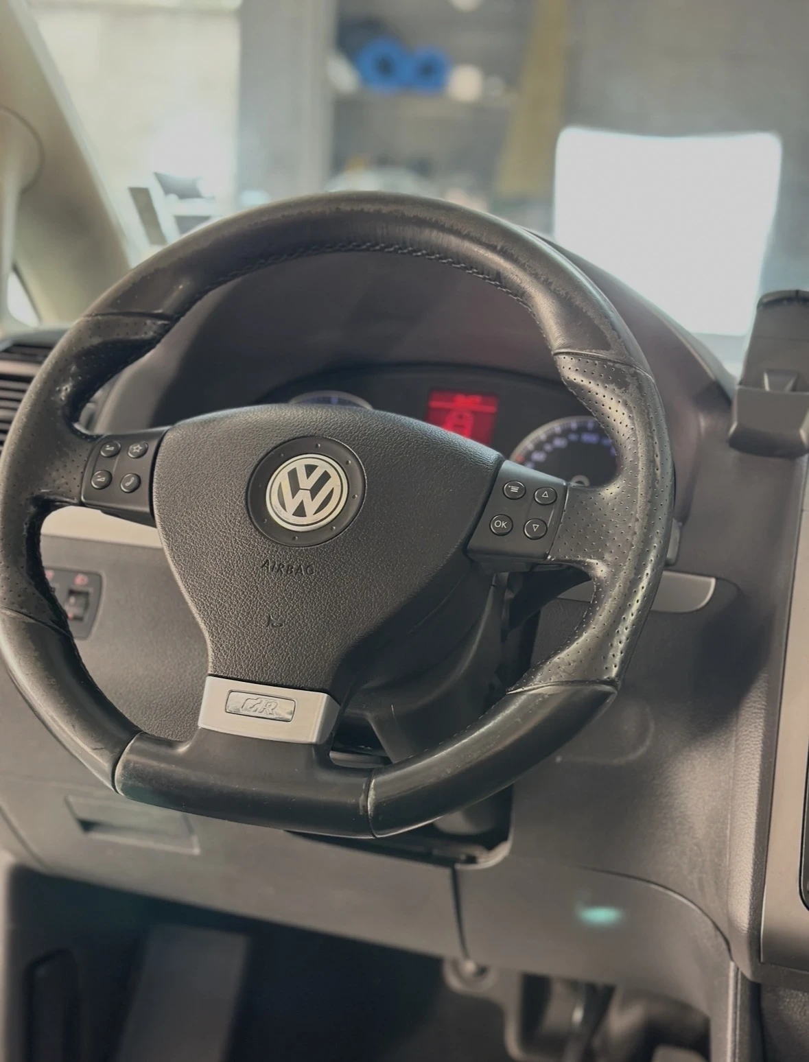 VW Touran 2.0TDI Highline, снимка 11 - Автомобили и джипове - 52852530