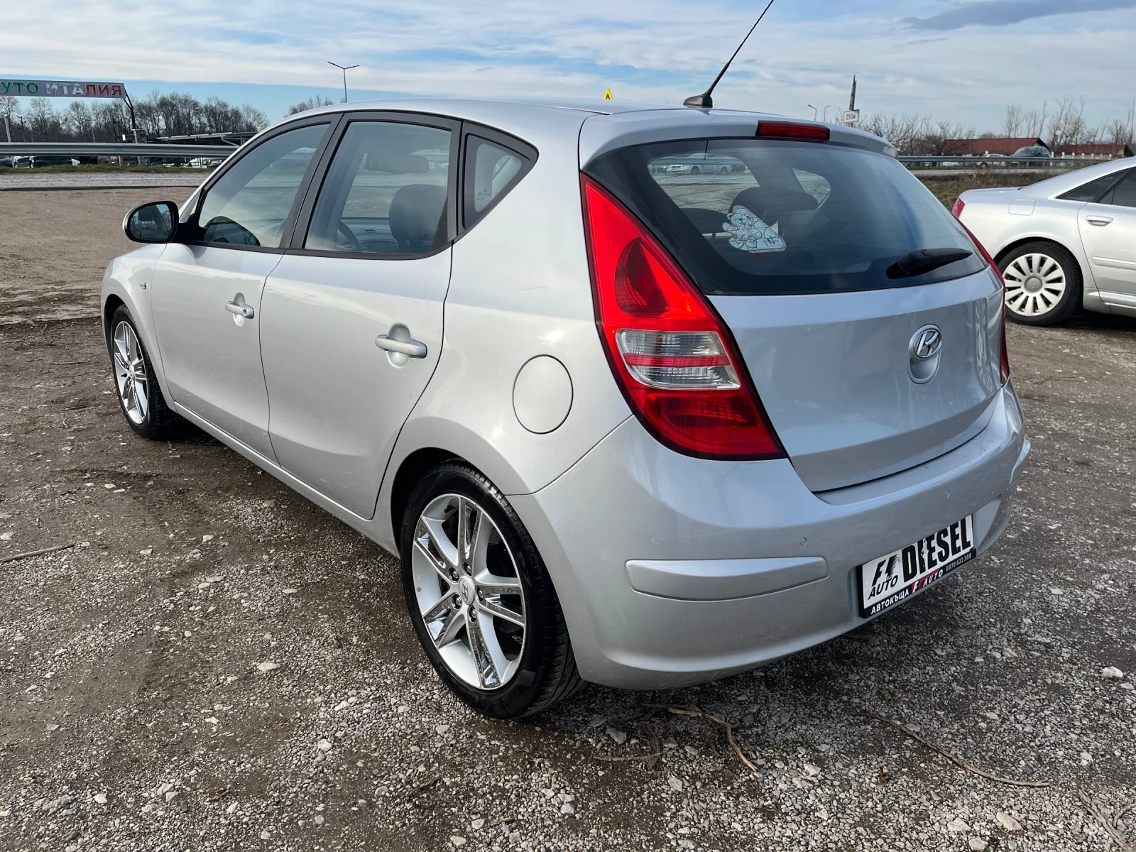 Hyundai I30 1.6GRDI-115-ITALIA - изображение 9