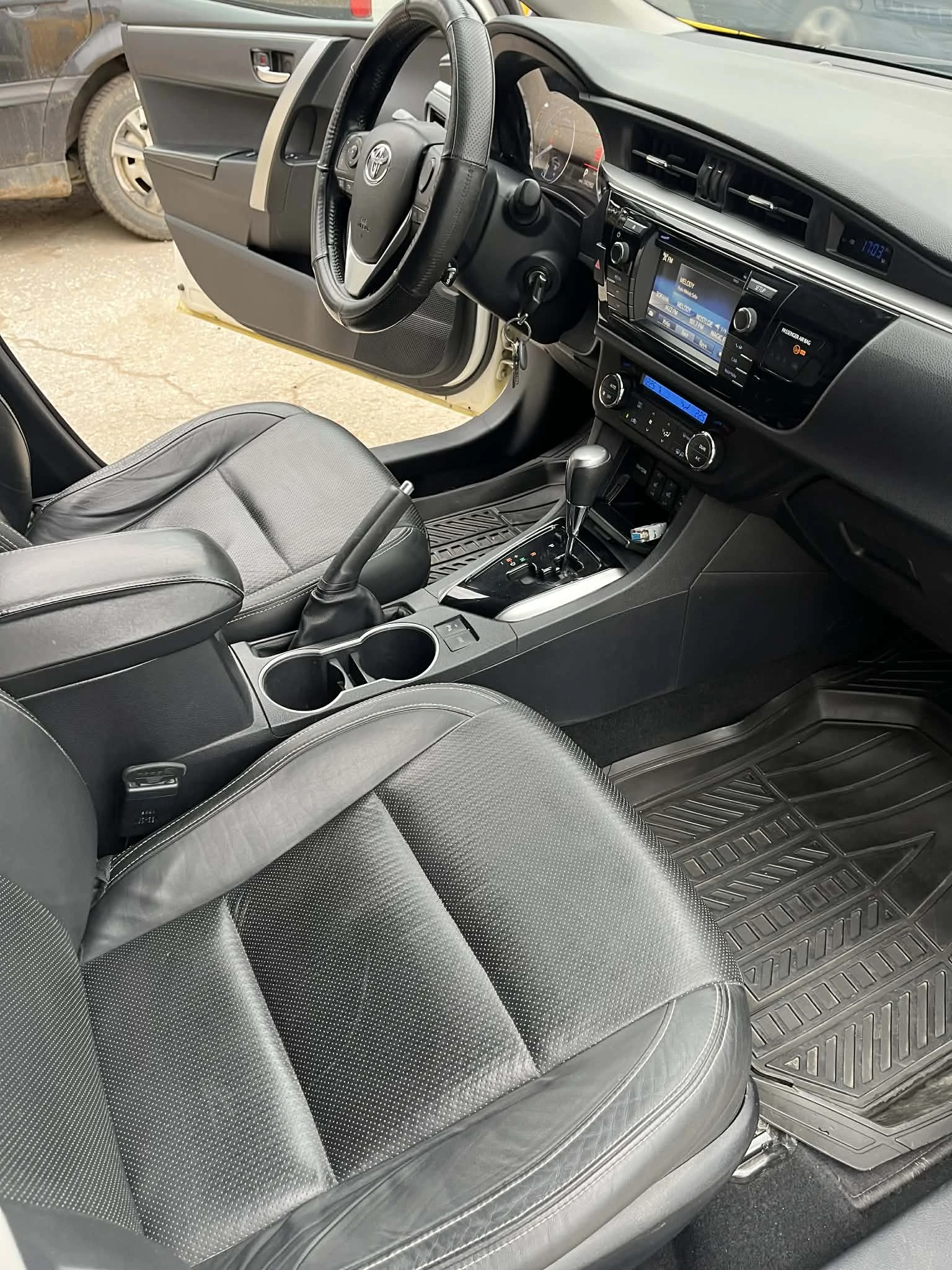 Toyota Corolla 100%реални км, снимка 13 - Автомобили и джипове - 53938361