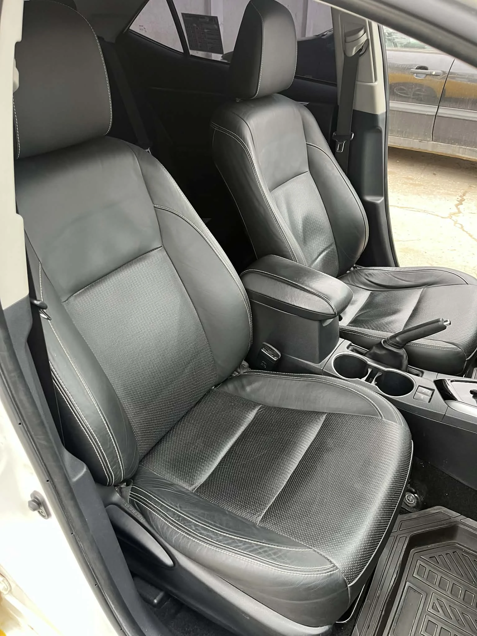 Toyota Corolla 100%реални км, снимка 12 - Автомобили и джипове - 53938361