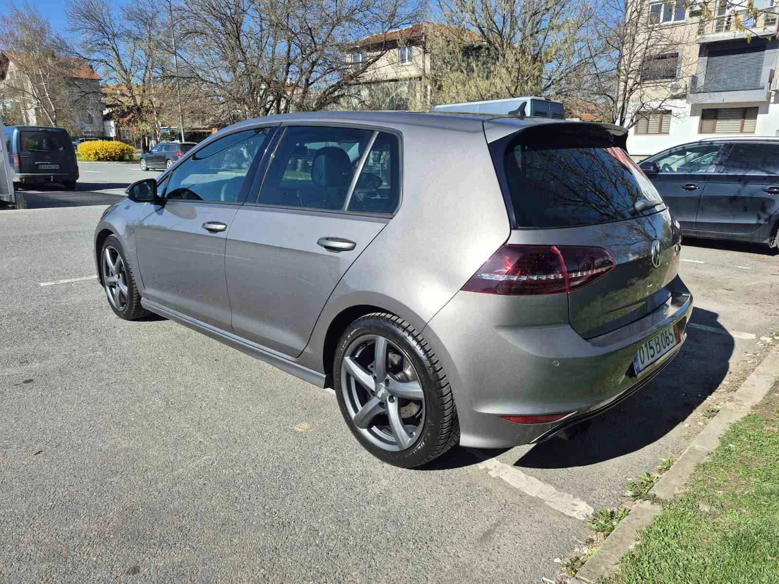 VW Golf 2.0 TDI, снимка 5 - Автомобили и джипове - 54145543