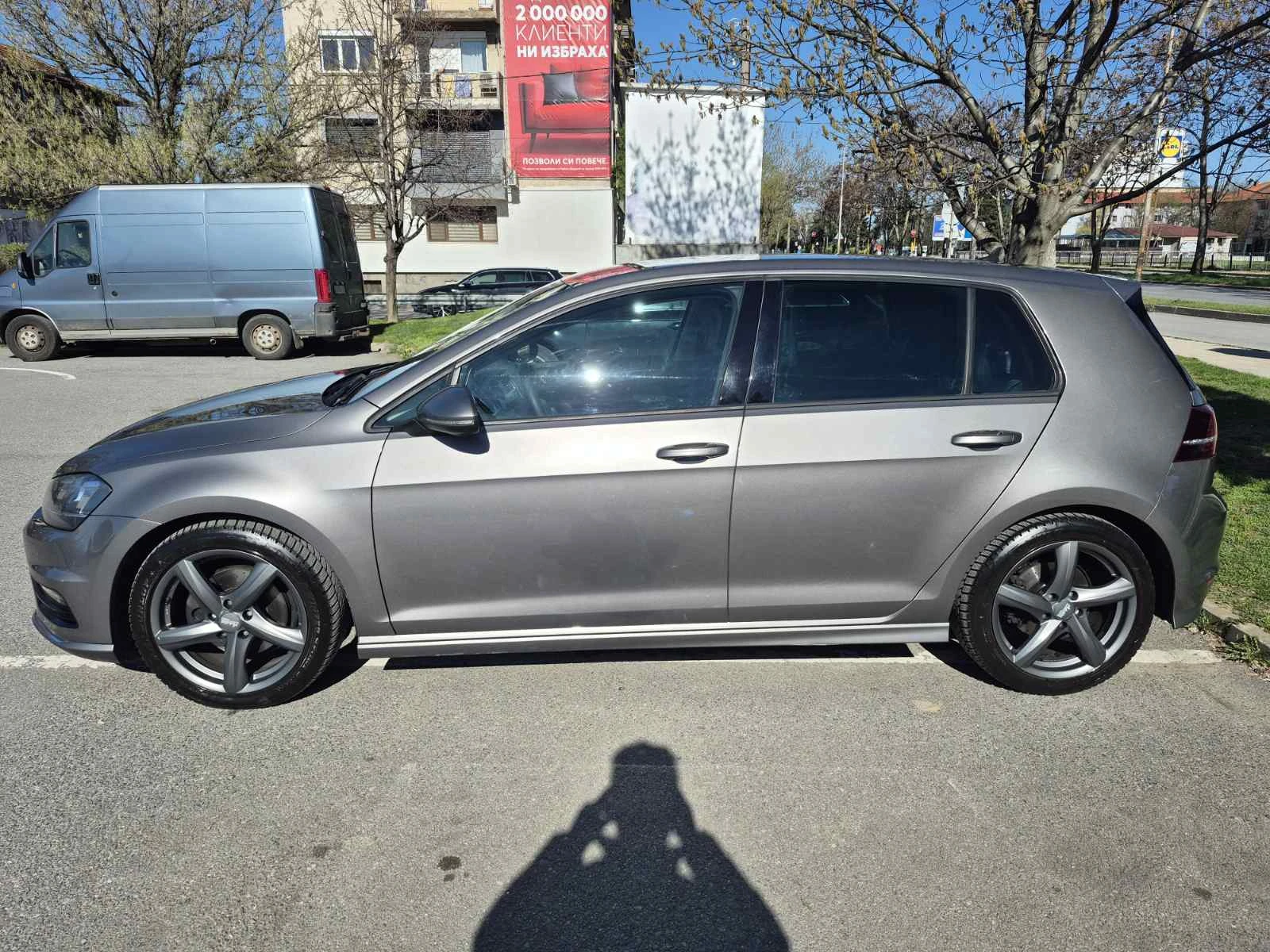 VW Golf 2.0 TDI, снимка 4 - Автомобили и джипове - 54145543