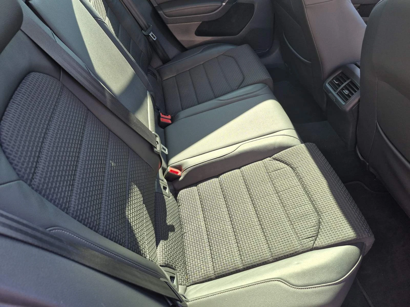 VW Golf 2.0 TDI, снимка 11 - Автомобили и джипове - 54145543