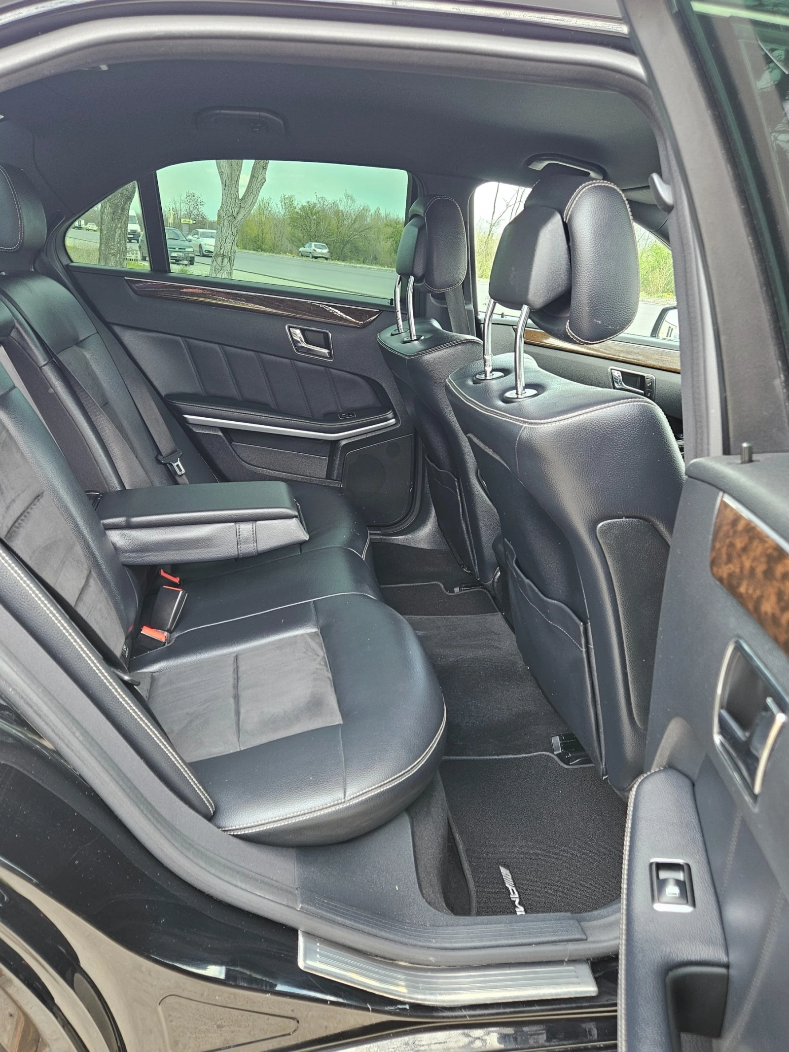 Mercedes-Benz E 300 CDI* AMG* , снимка 12 - Автомобили и джипове - 54150529