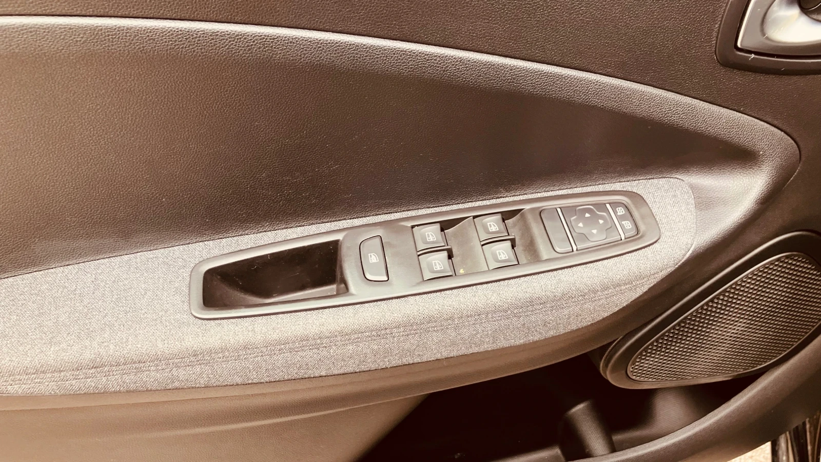 Renault Zoe 52 kw, снимка 9 - Автомобили и джипове - 54157026