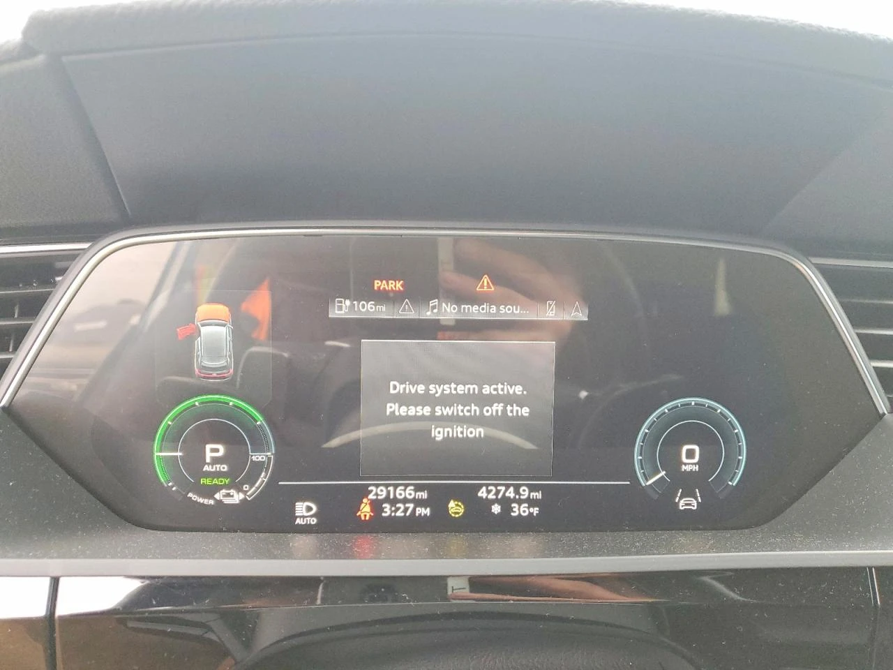 Audi E-Tron Premium Plus, снимка 9 - Автомобили и джипове - 54705216