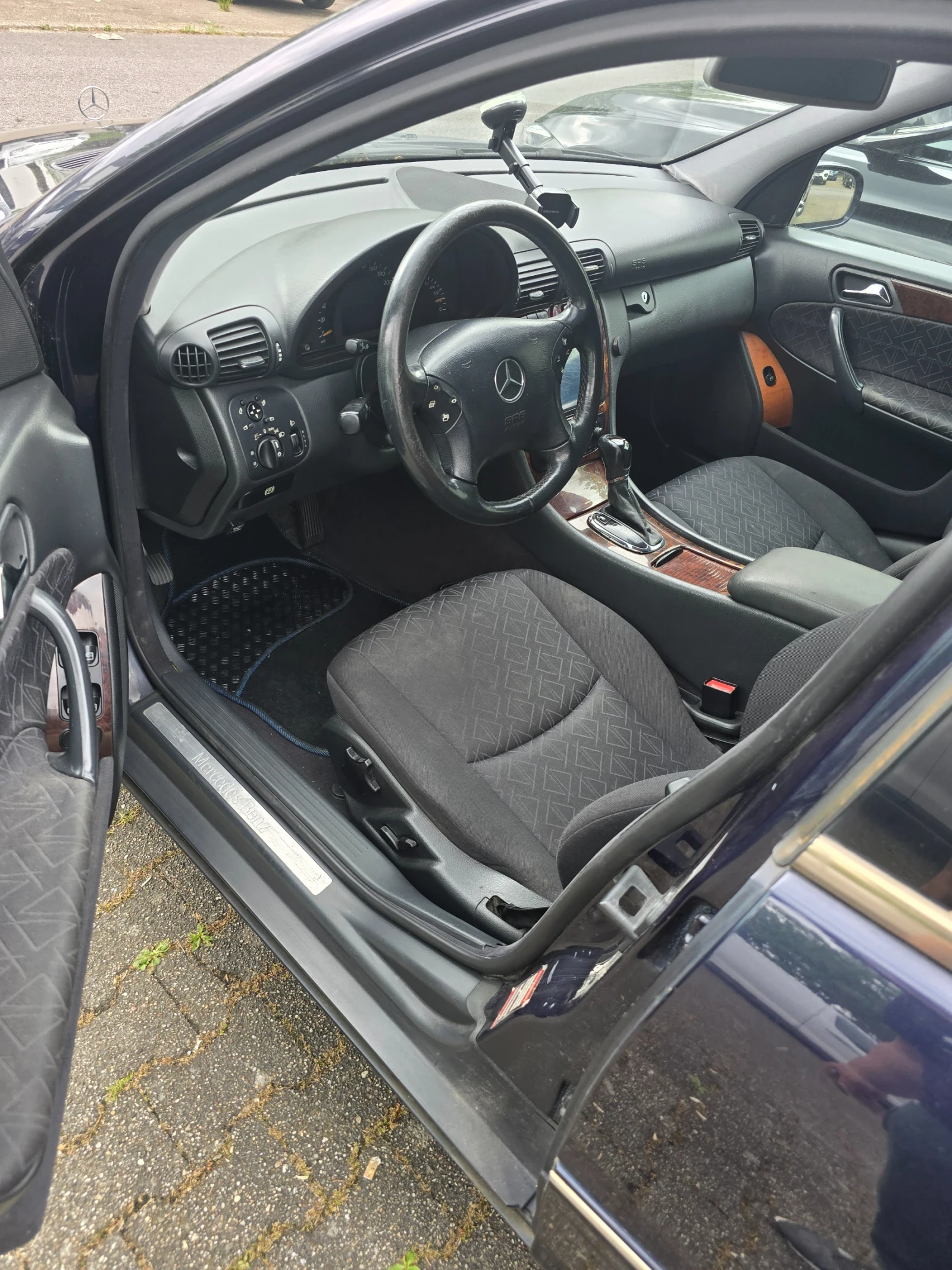 Mercedes-Benz C 240 LPG Газова уредба, снимка 2 - Автомобили и джипове - 54813157