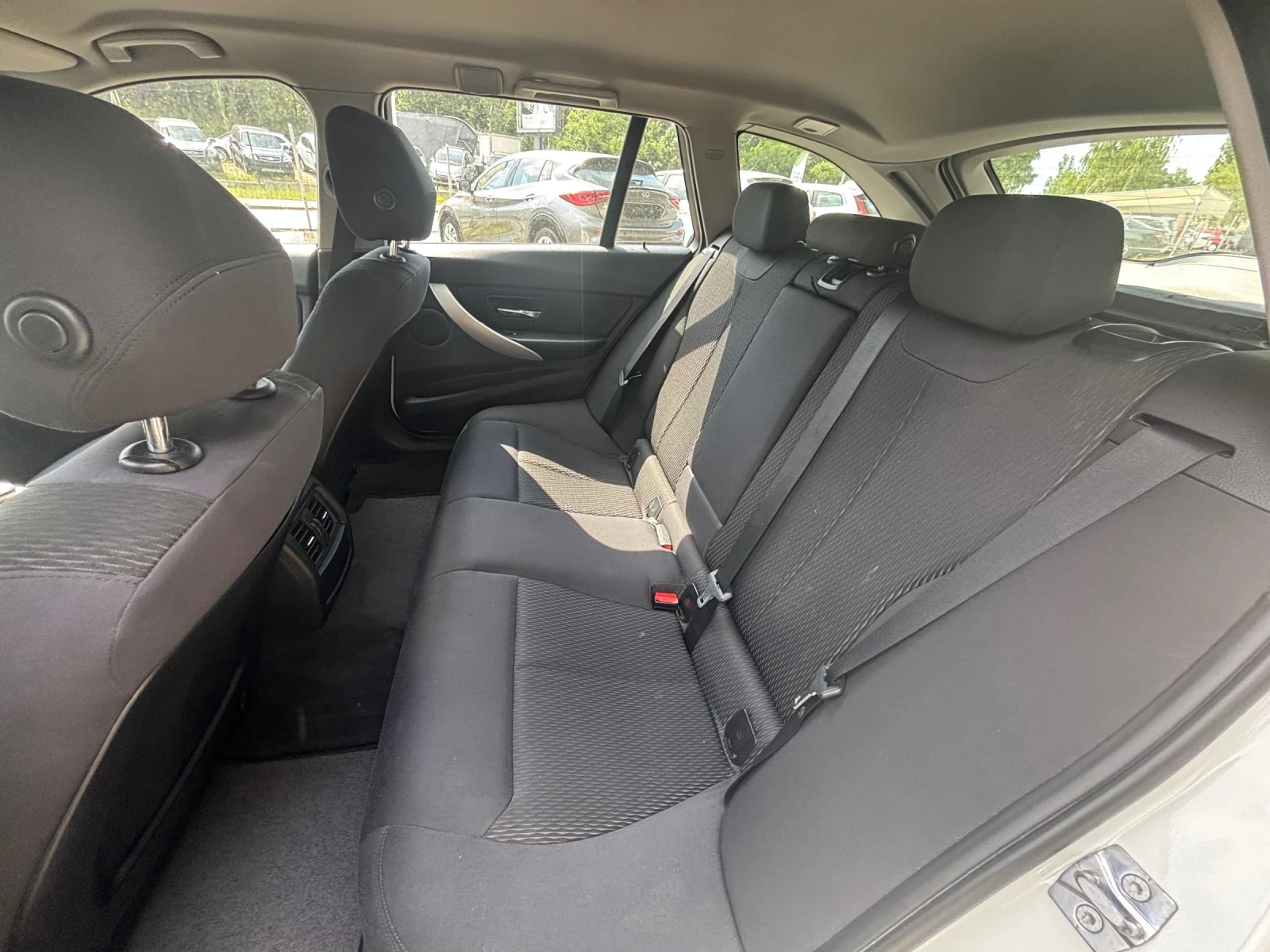 BMW 318 2.0D, снимка 9 - Автомобили и джипове - 54870319