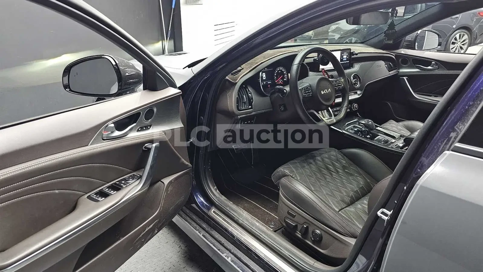 Kia Stinger, снимка 10 - Автомобили и джипове - 55036088