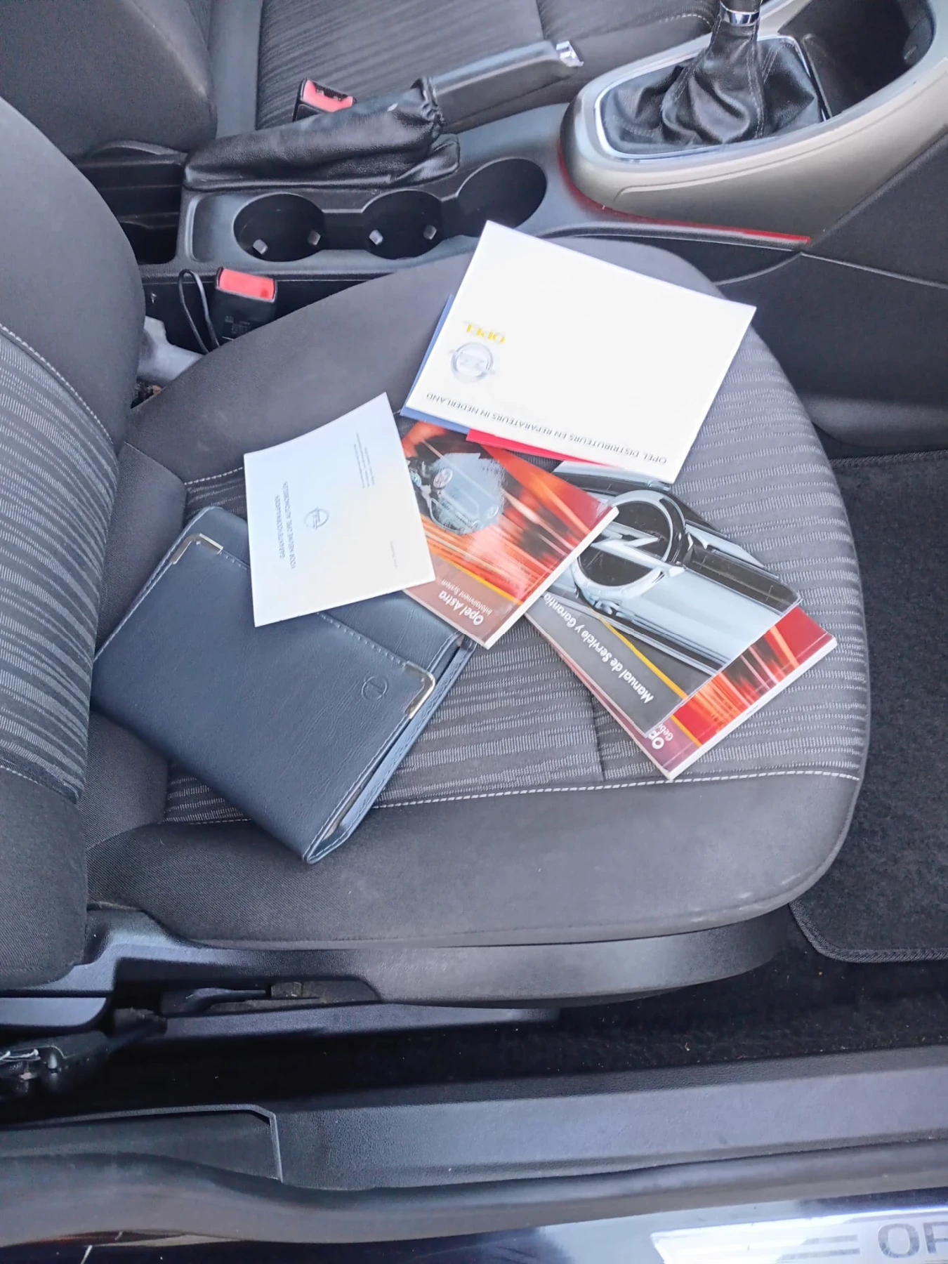 Opel Astra 1.6i Euro 5 , снимка 14 - Автомобили и джипове - 55228287